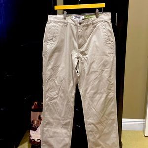 New with tags mens Mountain Khakis.